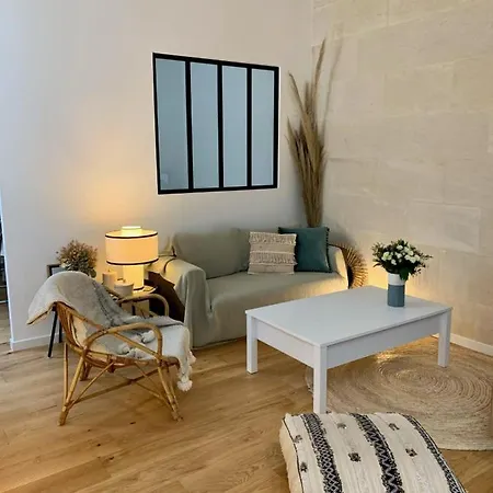 Lovely Accommodationwith Terrace Lejlighed