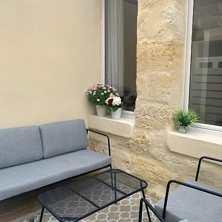 Lovely Accommodationwith Terrace Bordeaux